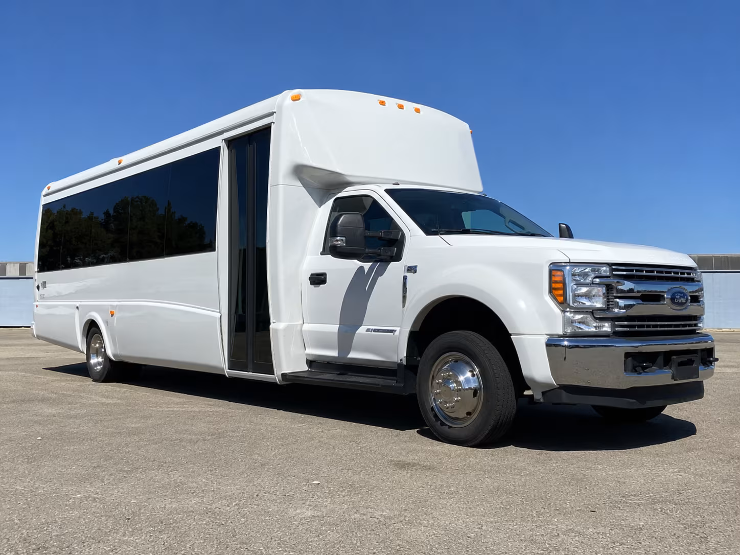 charter buses for camarillo school trips to los angeles museums