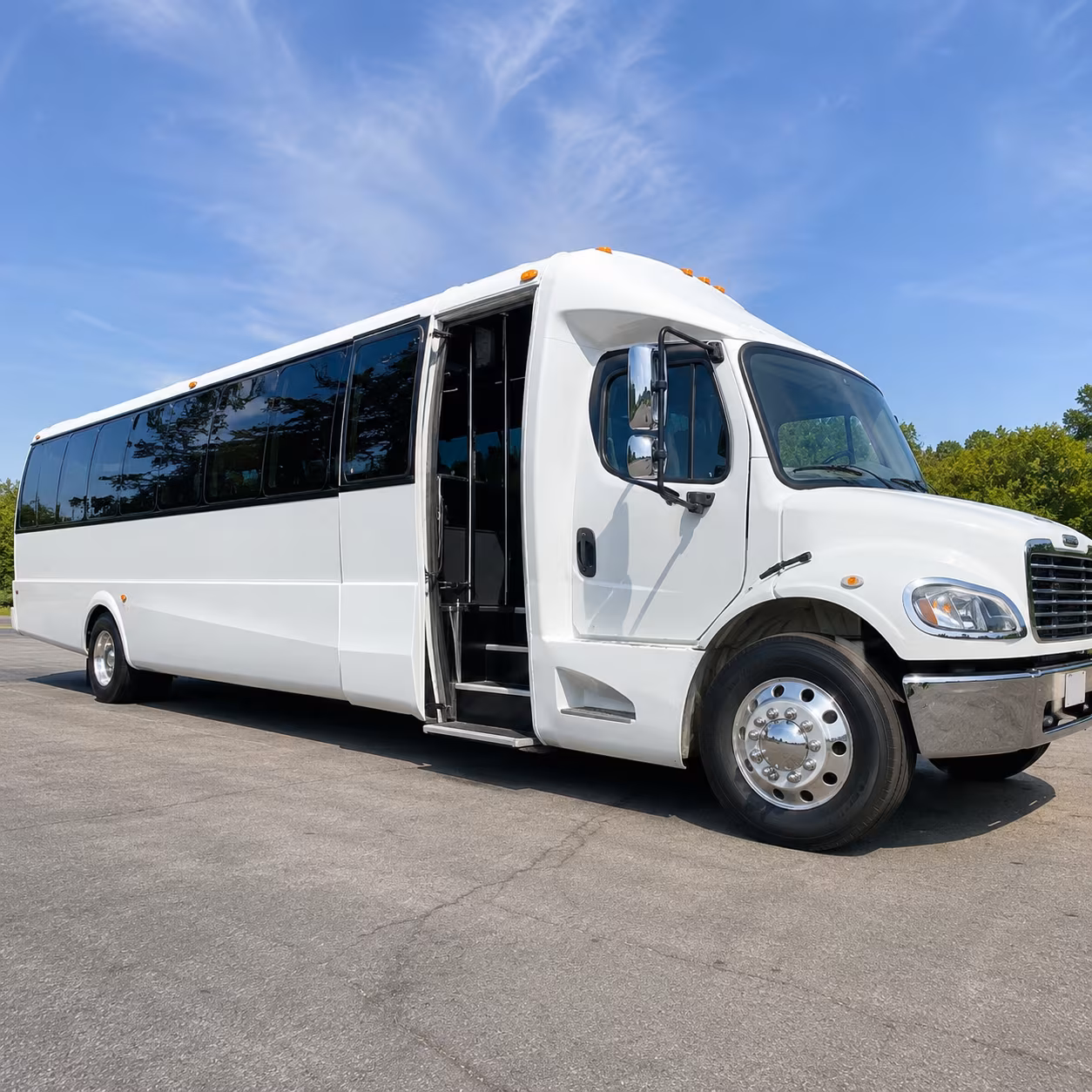 corporate event and employee shuttle buses serving camarillo